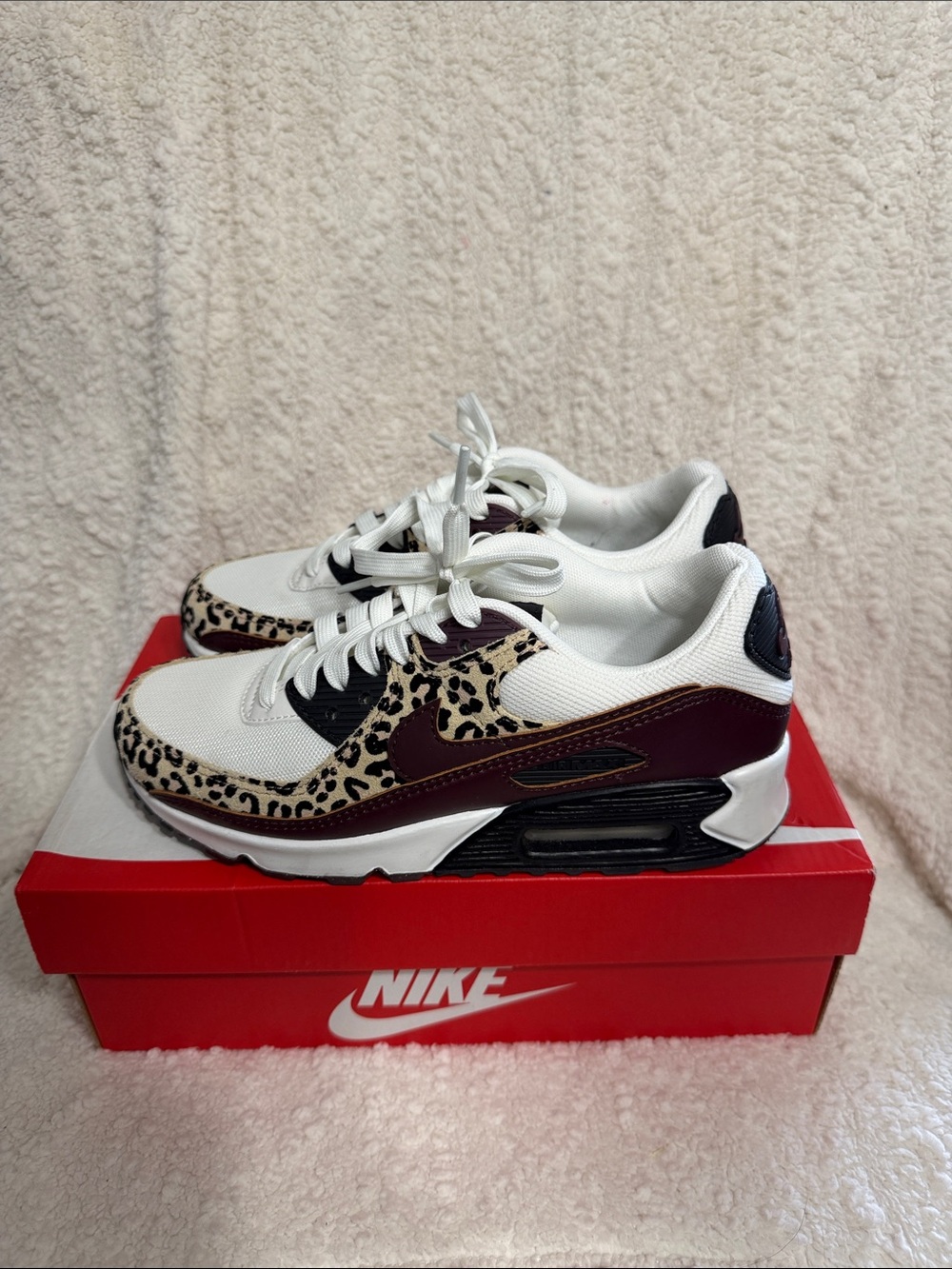 Nike Women’s Air Max 90 Leopard + Burgundy - Picture 5 of 7